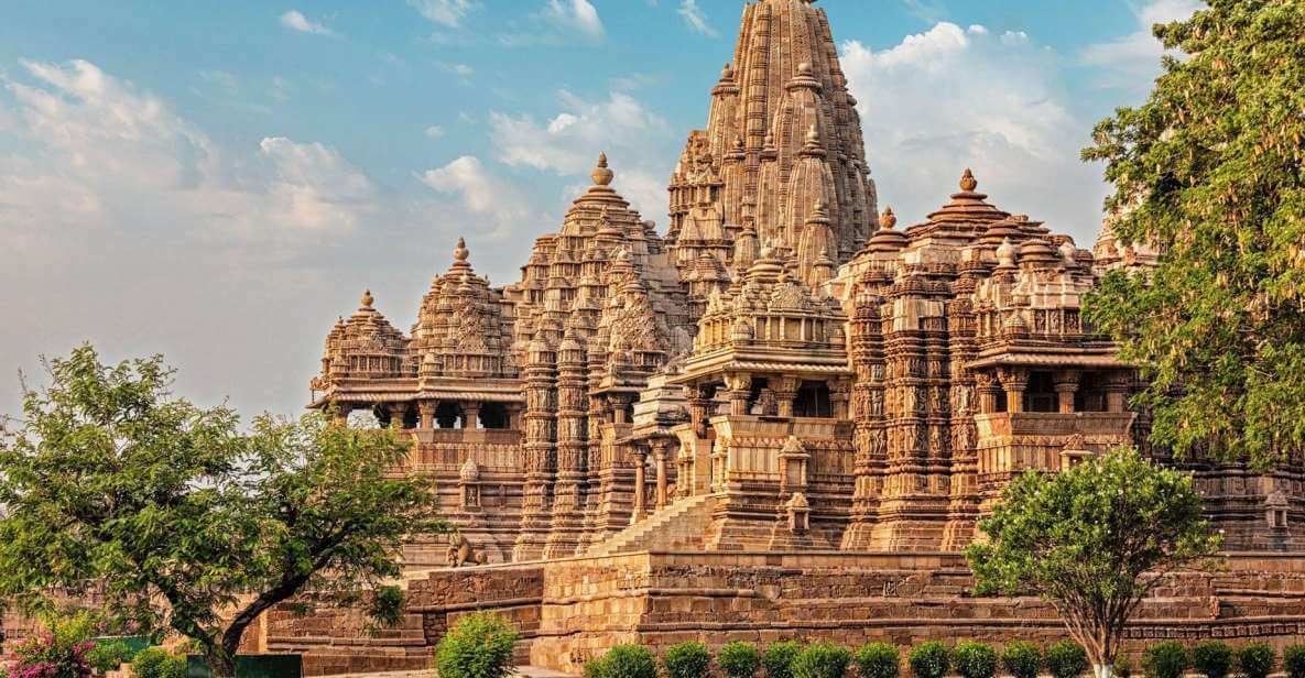 Orchha, Khajuraho Tour Package